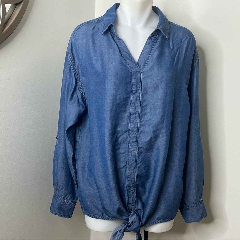 CLEARANCE 12 Thompson Blue Long Sleeve V Neck with Front Tie Detail Shirt M